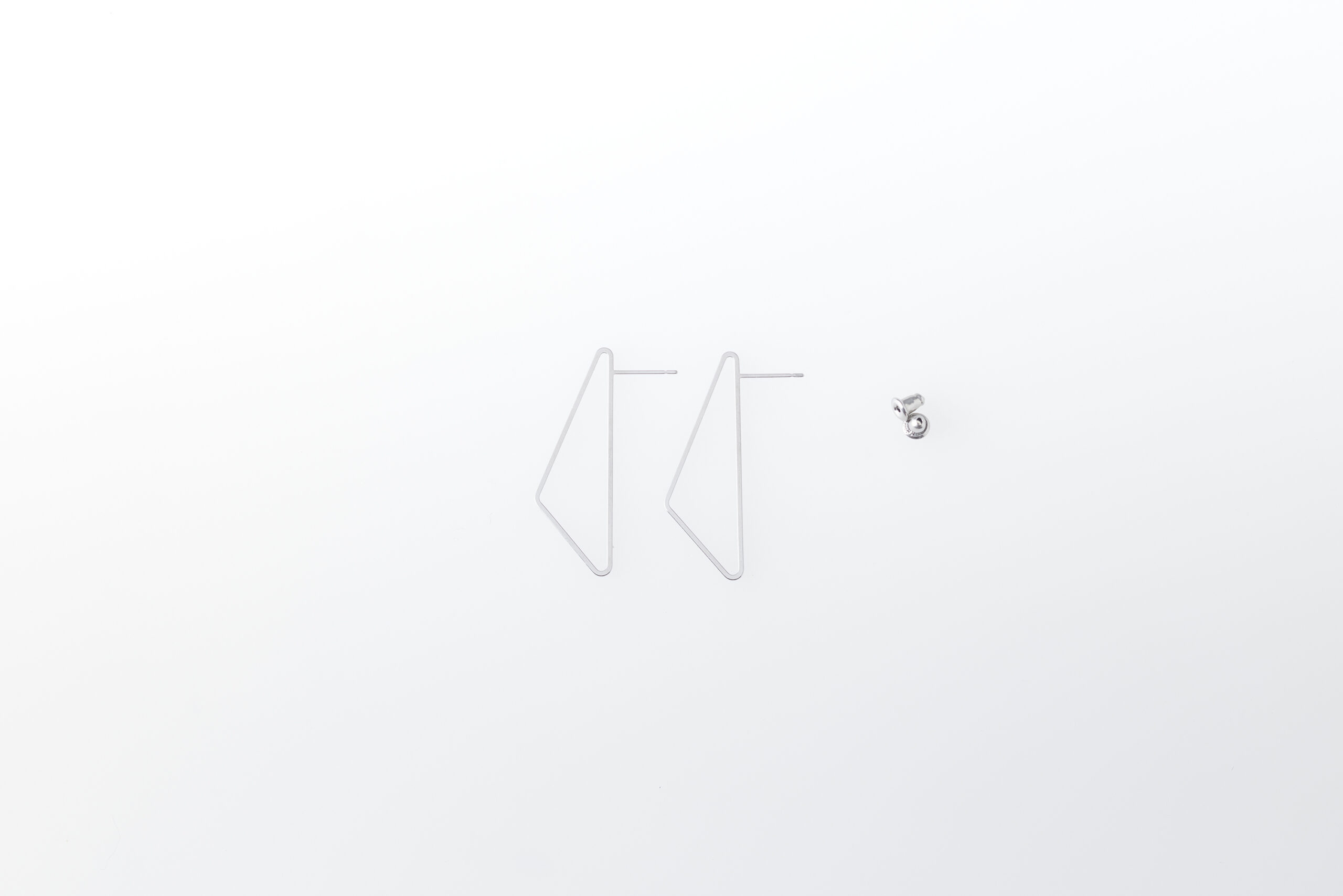 to SHAPES pierced earrings Triangle